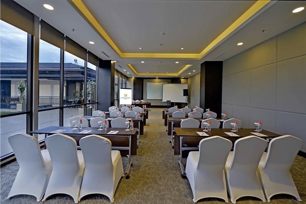 Lombok Astoria Hotel Mataram Dış mekan fotoğraf